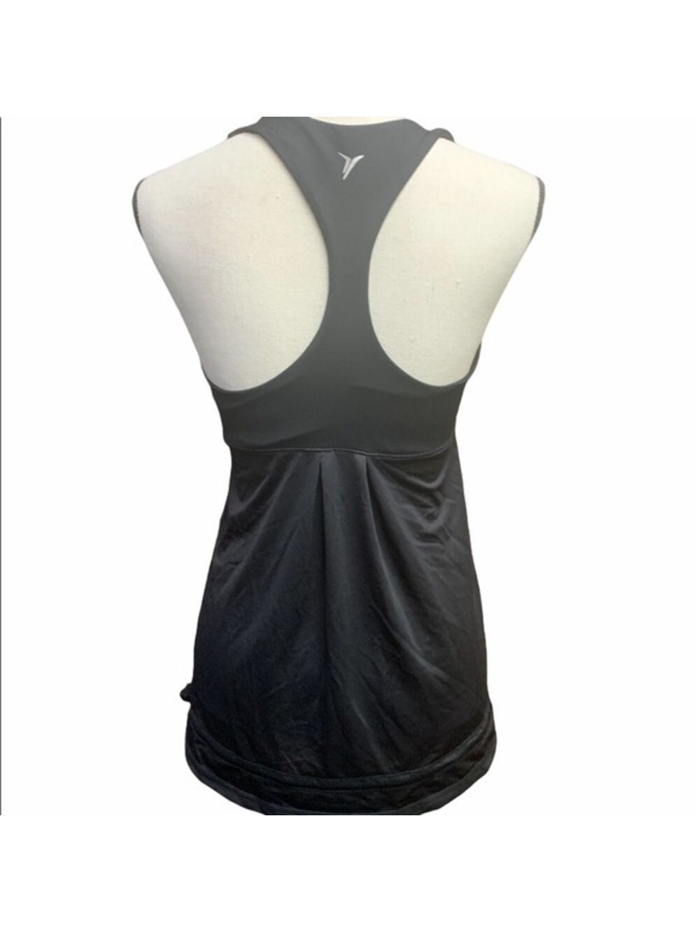 NWOT Old Navy Black Active Tank Top - Picture 2 of 3